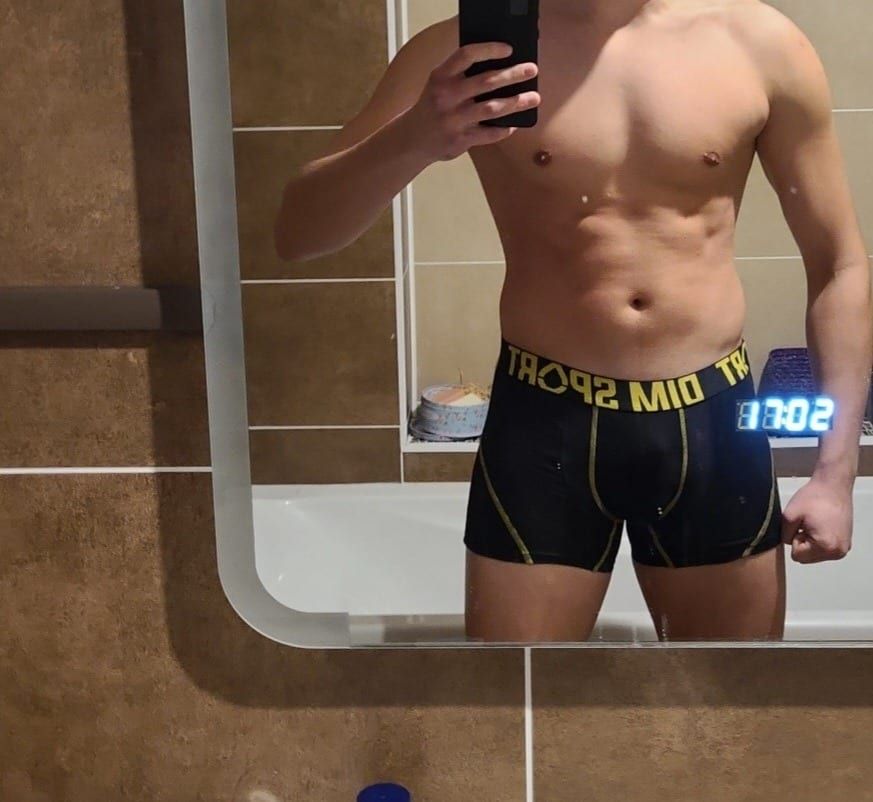 Profil de Pape, 23 ans, Annonce gay à Beauraing (Namur)