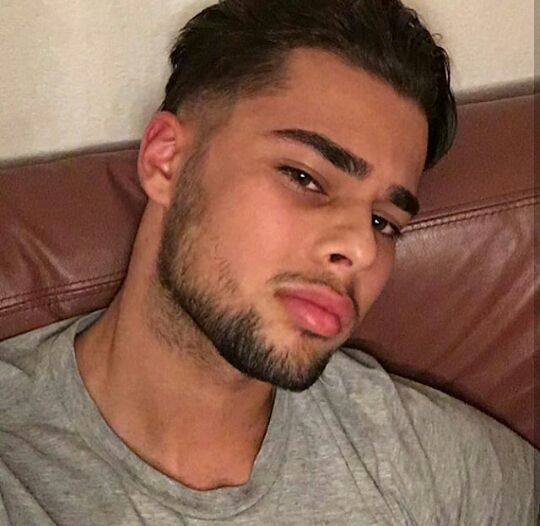 Profil de Yliess, 25 ans, Annonce gay à Floreffe (Namur)