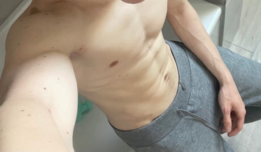 Profil de Helios, 27 ans, Annonce gay à Assesse (Namur)