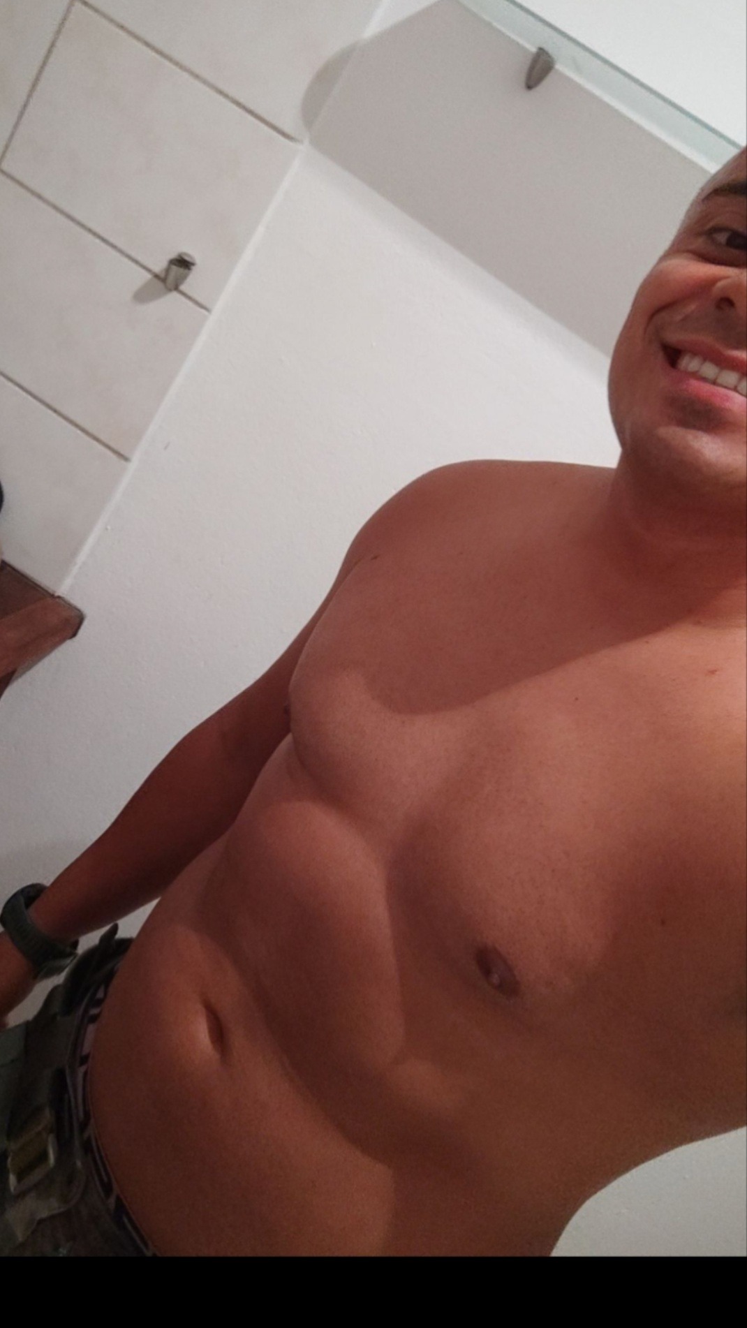 Jun - Annonce gay à Viroinval Profil de Jun, 45 ans, Annonce gay à Viroinval (Namur)