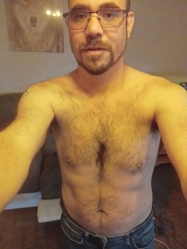 Profil de Belaid, 23 ans, Annonce gay à Anhée (Namur)