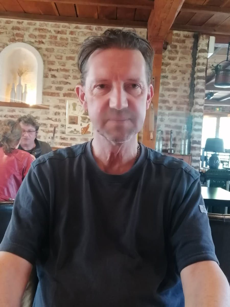 Profil de Almyre, 40 ans, Annonce gay à Sambreville (Namur)