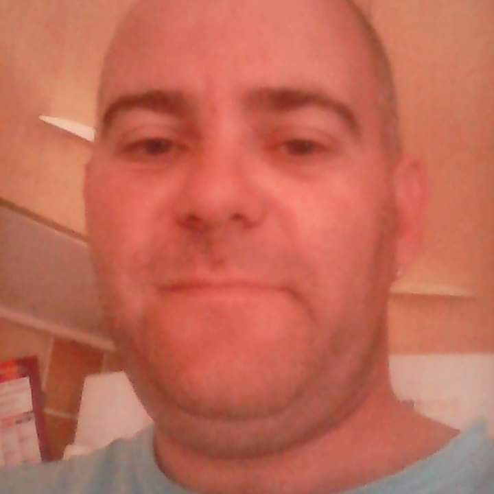 Profil de Garabed, 37 ans, Annonce gay à Somme-Leuze (Namur)