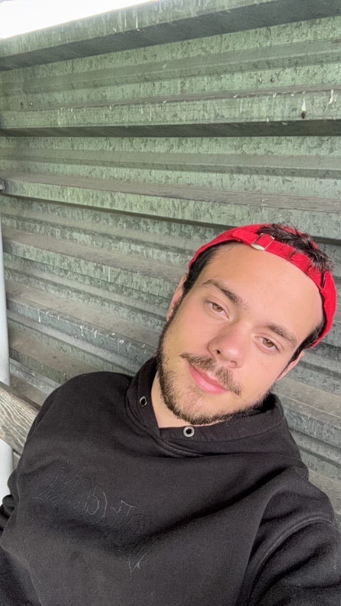 Profil de Melvil, 25 ans, Annonce gay à Rochefort (Namur)